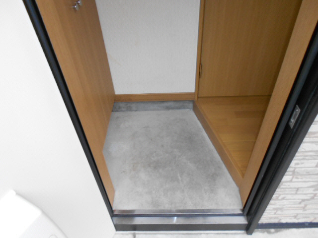 ハイツ雄飛の玄関