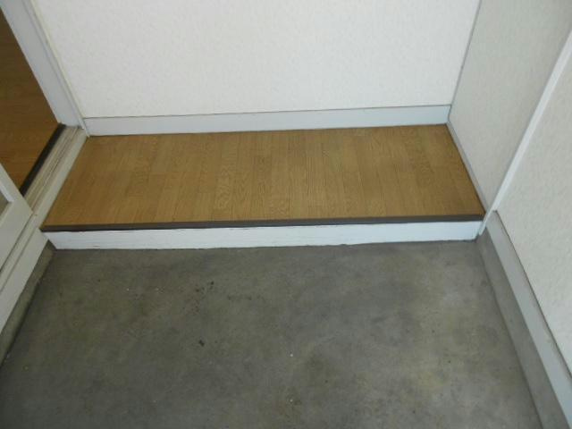 中井マンションの玄関