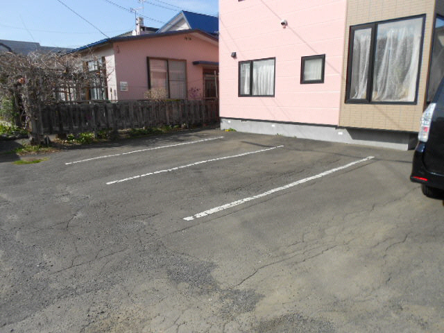 リバーサイドルアーの駐車場