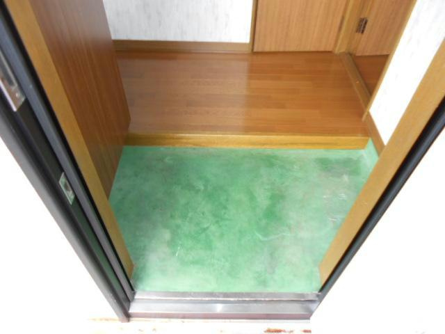 リバーサイドルアーの玄関