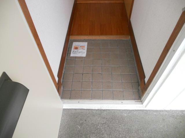 ドミール晴の玄関