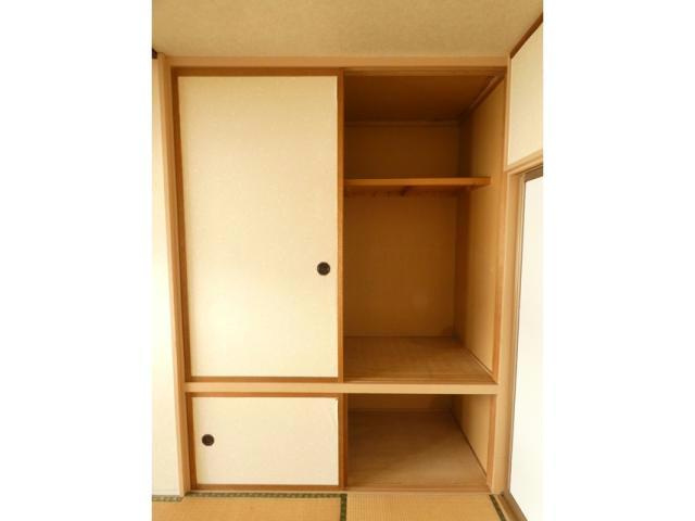 拓穂ハイツ（愛国東2-6-23）の収納