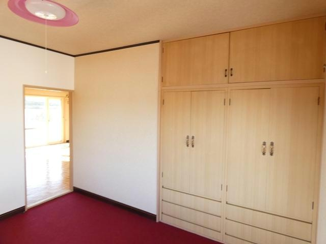 拓穂ハイツ（愛国東2-6-23）の居間・リビング