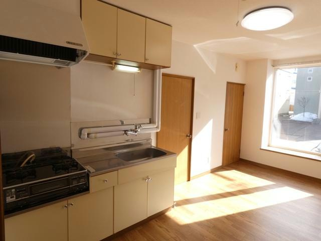 ベストハイツの居間・リビング