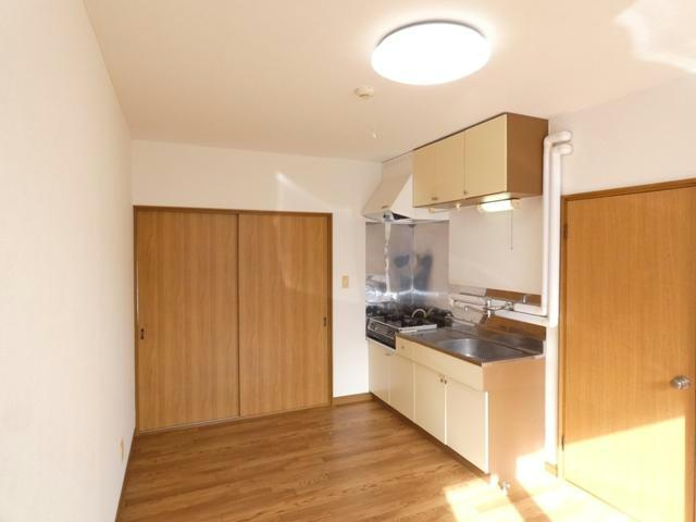 ベストハイツの居間・リビング