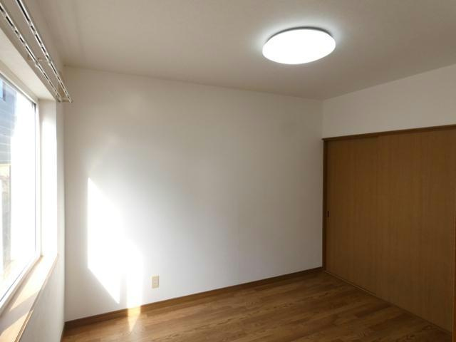 ベストハイツの居間・リビング