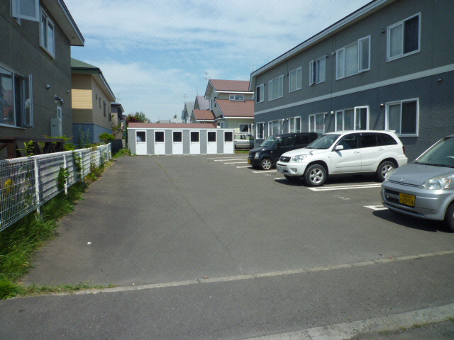 アミティ３の駐車場