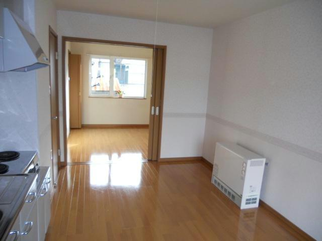 ロイヤルガーデンの居間・リビング