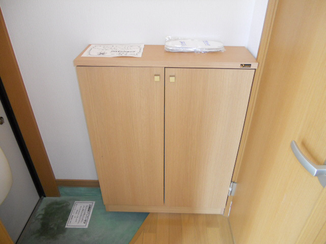 ハイツかりんの玄関