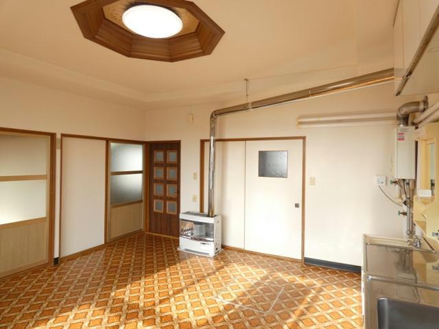 リバーハイツＡの居間・リビング