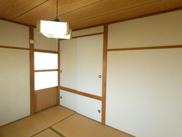 リバーハイツＡの居間・リビング