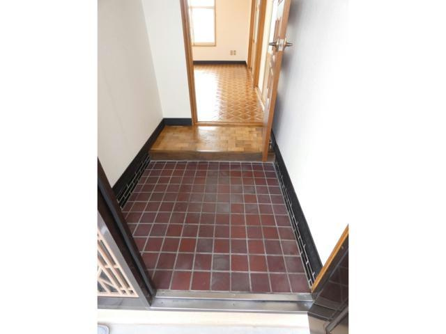 リバーハイツＡの玄関