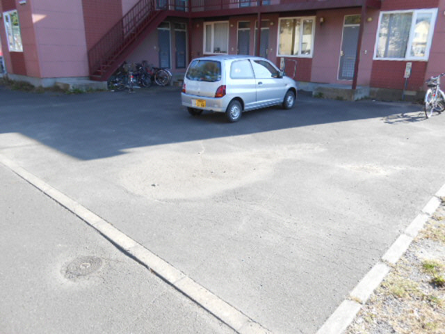 ラフィーヌ文苑の駐車場