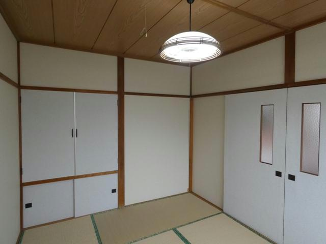 高橋マンションの居間・リビング