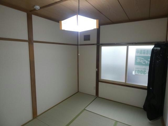 高橋マンションの居間・リビング