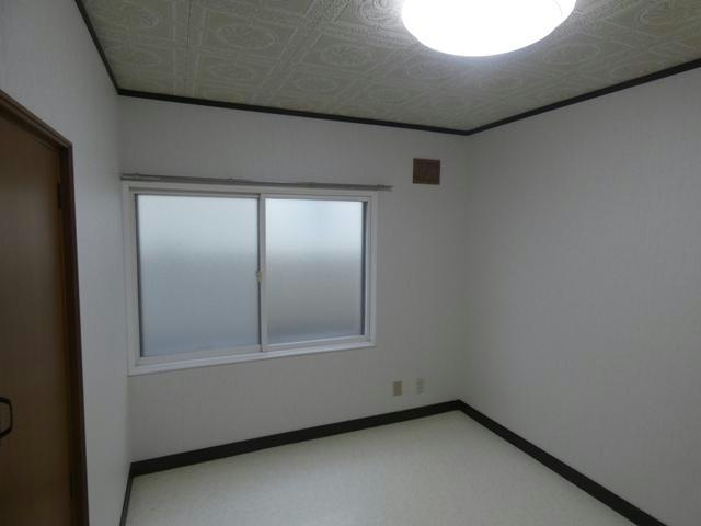 高橋マンションの居間・リビング