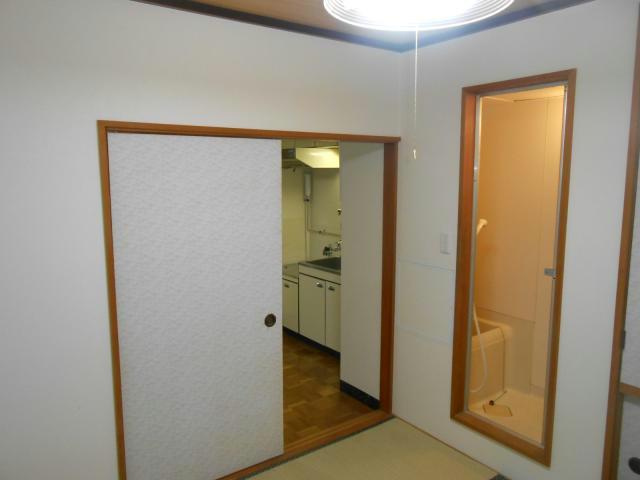 ハッピーハイツの居間・リビング