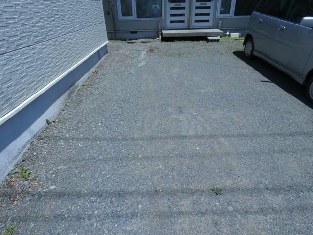 ハッピーハイツの駐車場