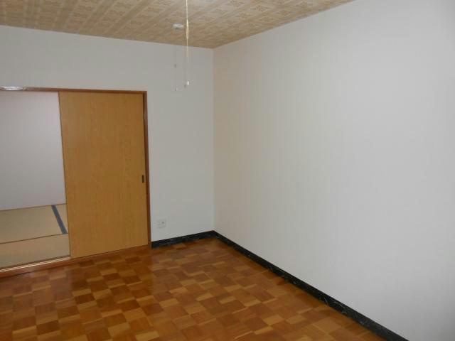 ハッピーハイツの居間・リビング