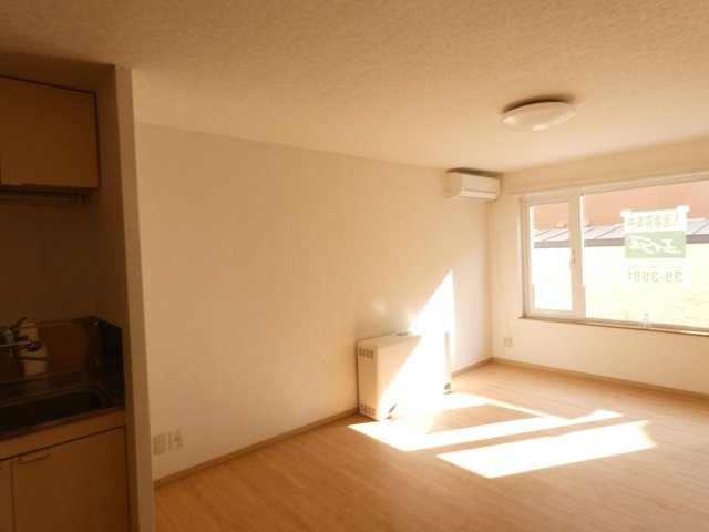 ハイツエミールⅡの居間・リビング