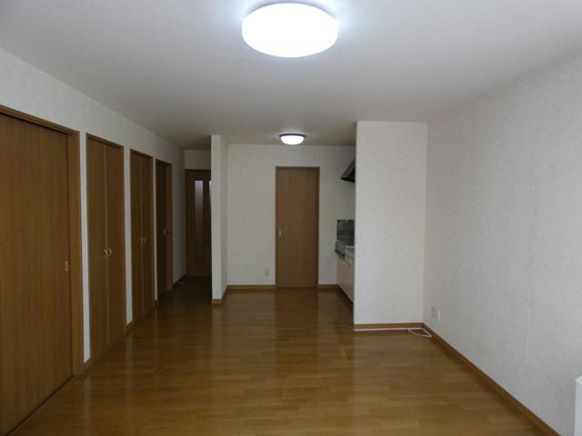 ハイツエミールⅡの居間・リビング