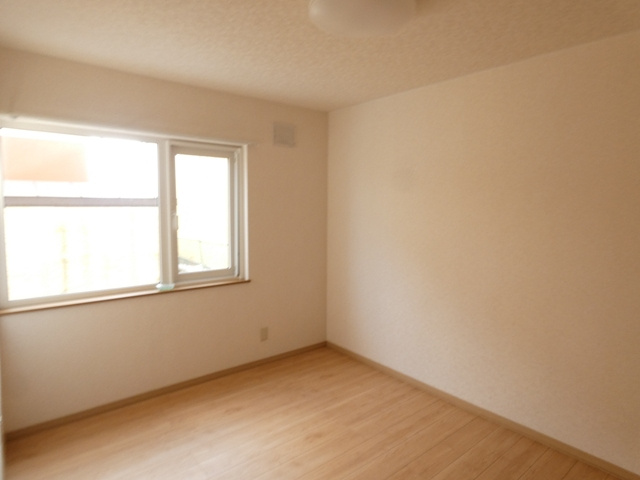 ハイツエミールⅡの洋室