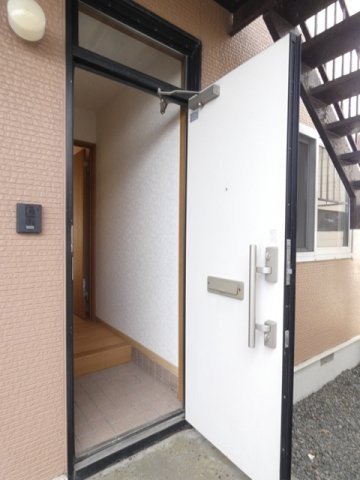 ハイツエミールⅡの玄関