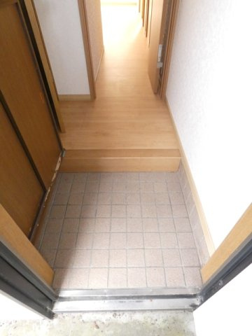 ハイツエミールⅡの玄関