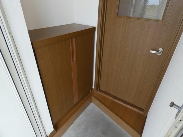 ファインいずみの玄関