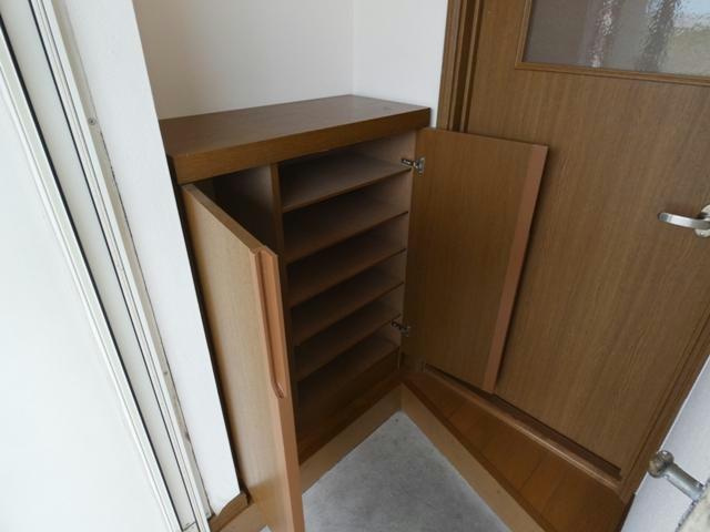 ファインいずみの玄関