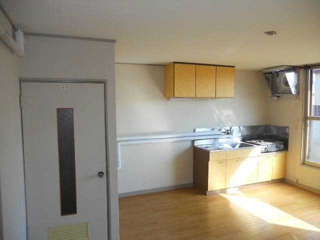 プレイス・ピア鶴野の居間・リビング