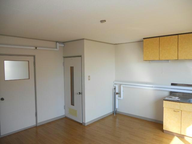 プレイス・ピア鶴野の居間・リビング