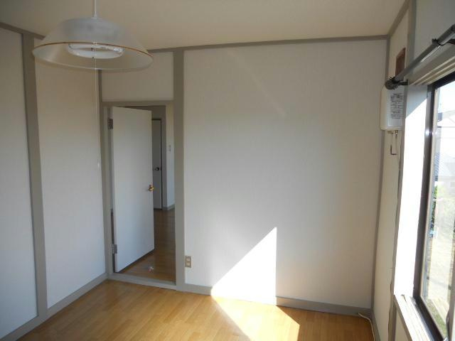 プレイス・ピア鶴野の居間・リビング