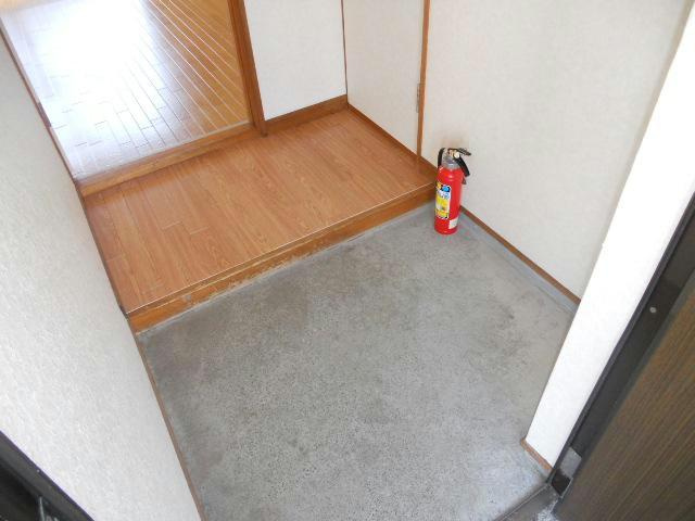 プレイス・ピア鶴野の玄関