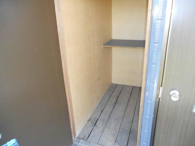 プレイス・ピア鶴野の玄関