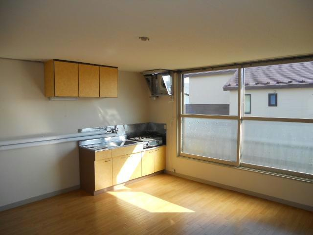 プレイス・ピア鶴野の居間・リビング