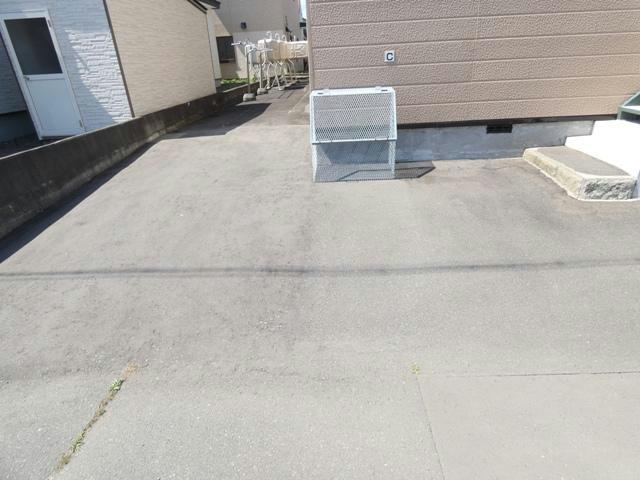 リバーハイツＢの駐車場