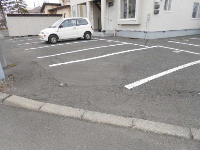 ビクトリーハイツの駐車場