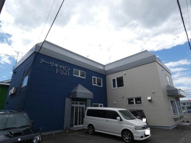 アークキャビンＦＵＪＩの駐車場