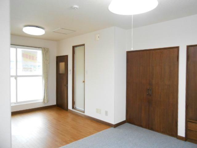 ＴＹハウスの居間・リビング