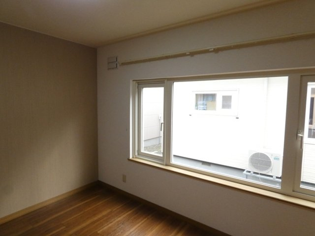 アーバンヒルズの洋室