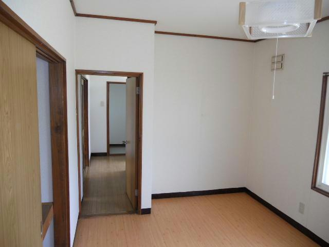 喜代丸ハイツの居間・リビング