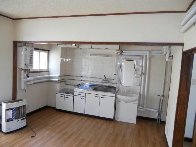 喜代丸ハイツの居間・リビング