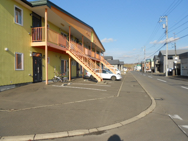 メイプルタウンルベルの駐車場