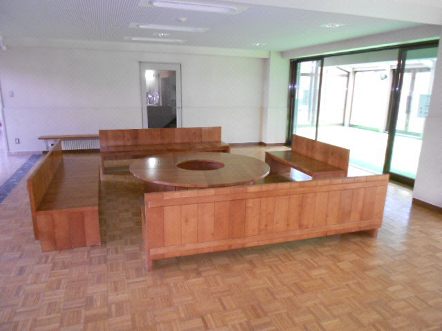 芦野マンション４号棟のエントランス