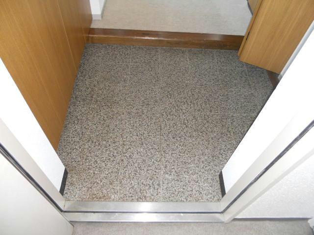 芦野マンション４号棟の玄関