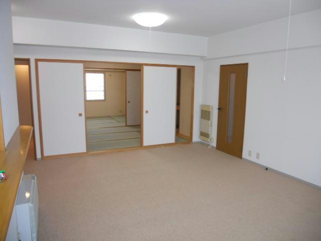 芦野マンション３号棟の居間・リビング