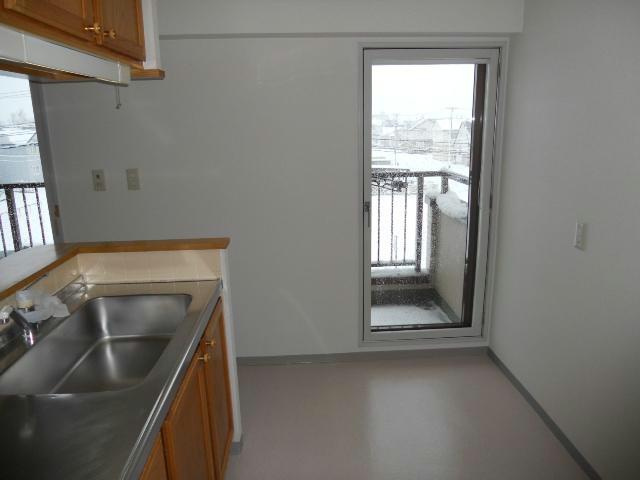 芦野マンション３号棟のキッチン