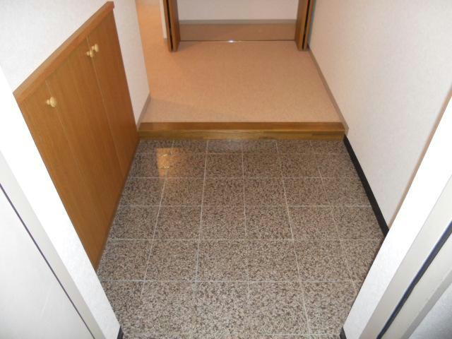 芦野マンション３号棟の玄関