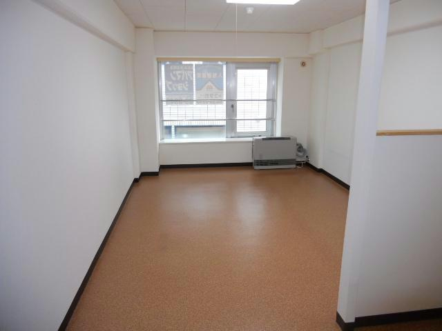 シャルマント芦野の居間・リビング